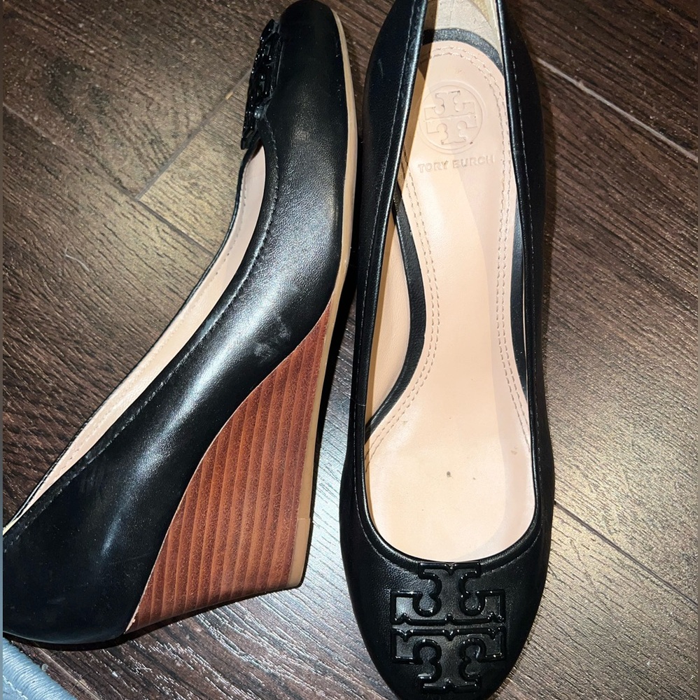 TORY BURCH wedged ballet pumps.